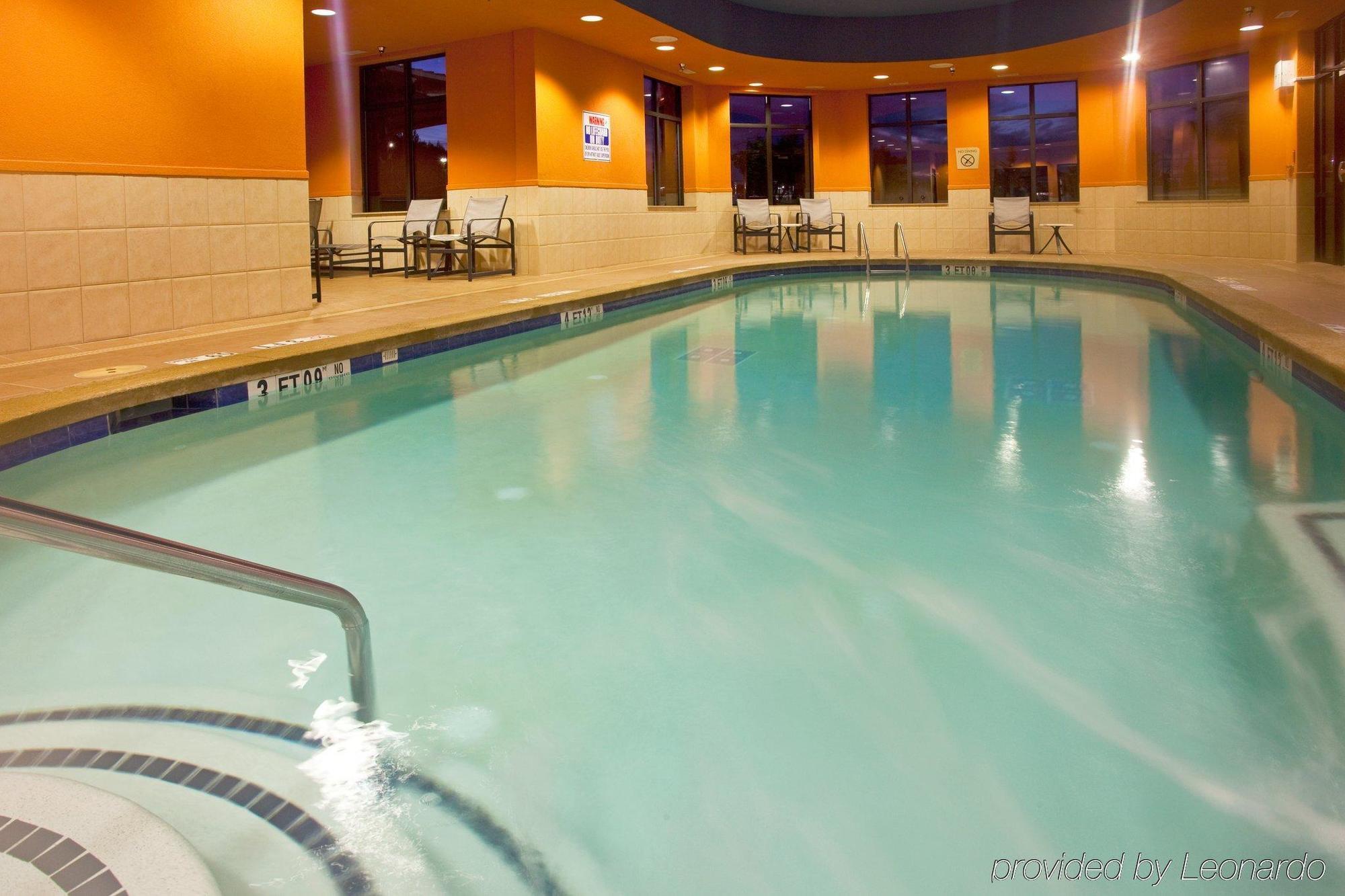 Holiday Inn Hotel & Suites Stockbridge-Atlanta I-75 By Ihg Bagian luar foto